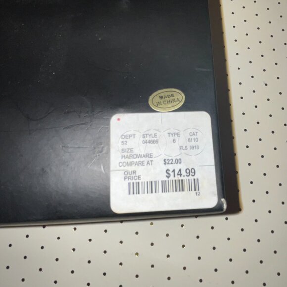 Tahari Drawer Knobs (6 pck), - Picture 3 of 5